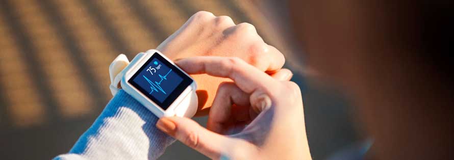 Mô tả tần số tim bởi thiết bị đo đeo tay